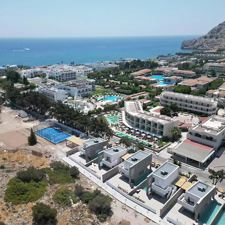 Delfinia فندق