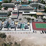 מלון Delfinia קולימביה