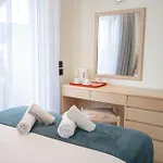 Delfinia Szálloda 4*
