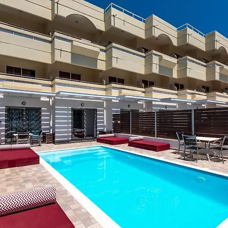 Delfinia Отель 4*