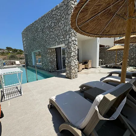 Delfinia Отель 4*