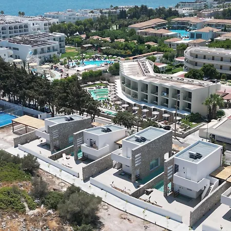 호텔 Delfinia 4*
