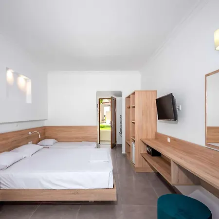 Delfinia Отель Колимбия