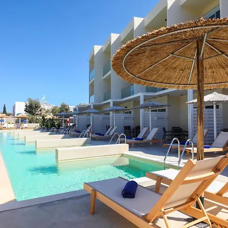 Delfinia 4*