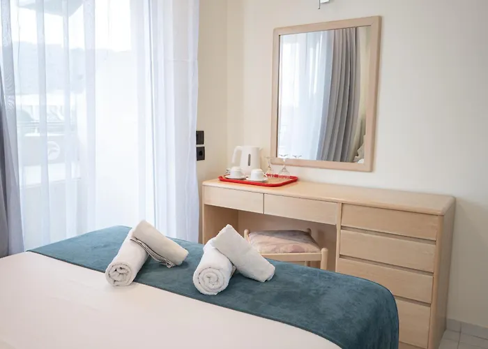 Delfinia Hotel 4*